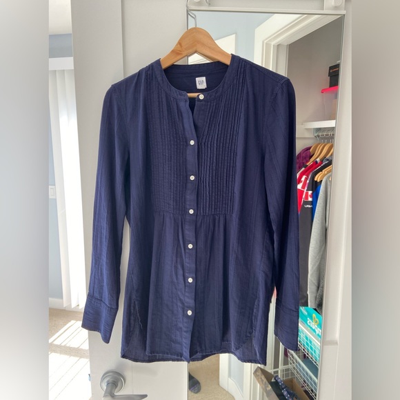 GAP navy size small 100% cotton shirt - Picture 1 of 4